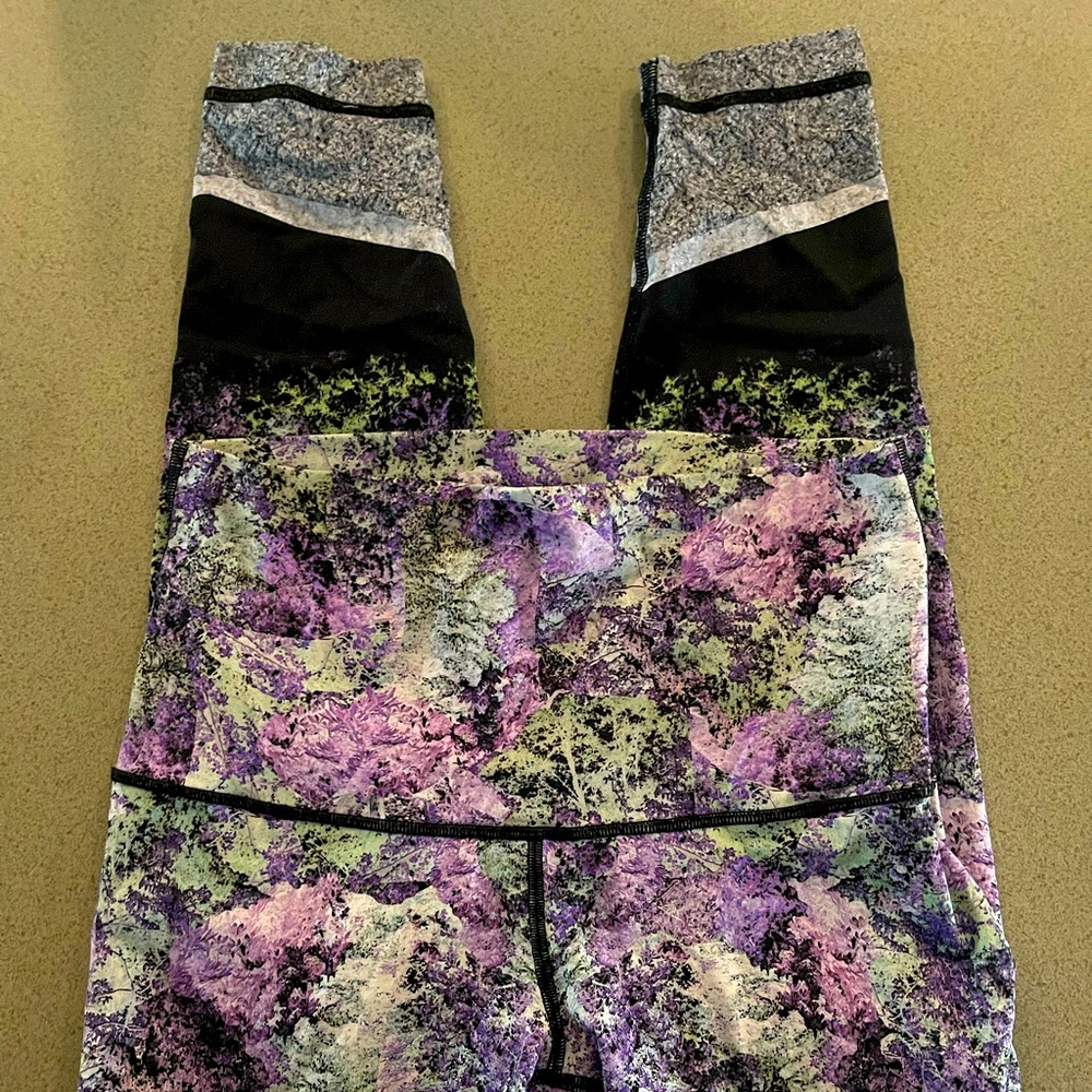 Lululemon Vivid Vision Wunder Under Tight Size 4-6